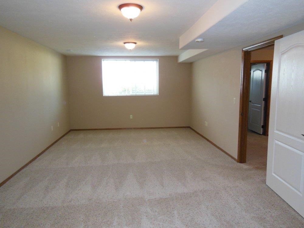 319 E Parker Ct - Photo 17