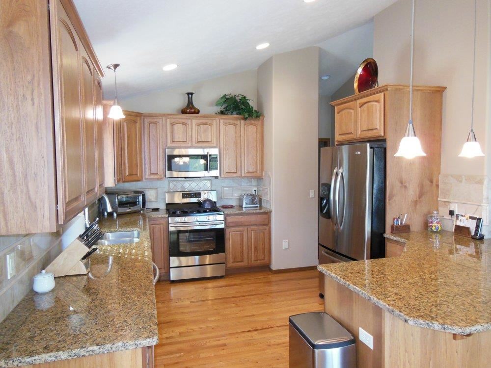 319 E Parker Ct - Photo 4