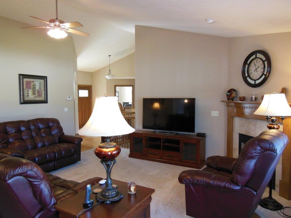 319 E Parker Ct - Photo 5