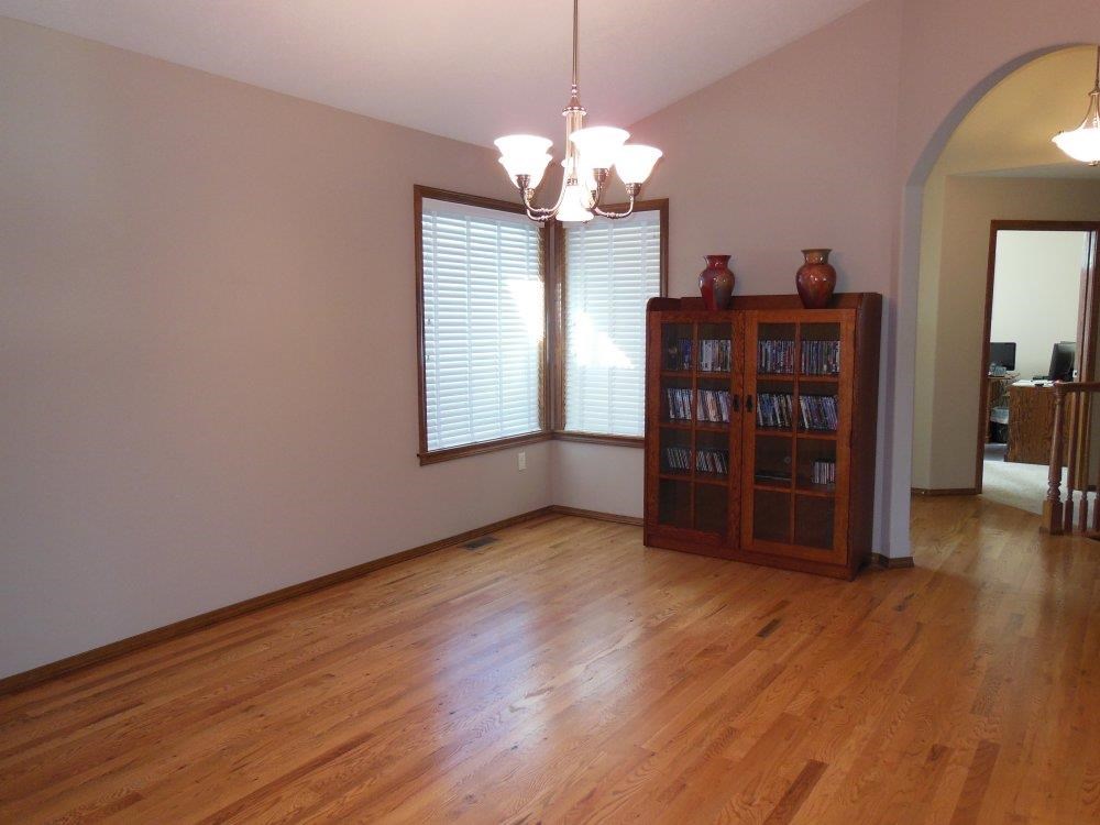 319 E Parker Ct - Photo 8