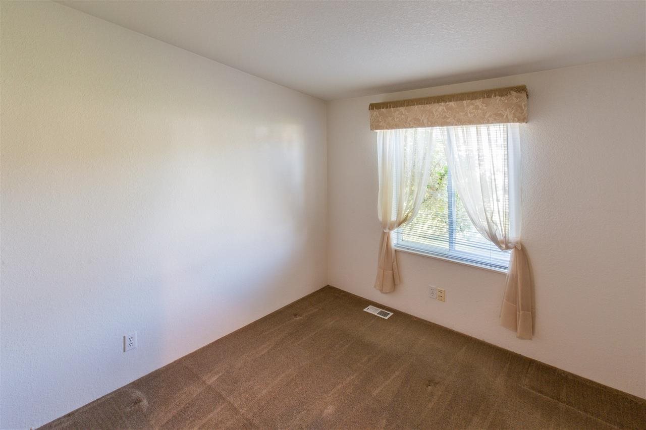 13510 E Broad - Photo 15