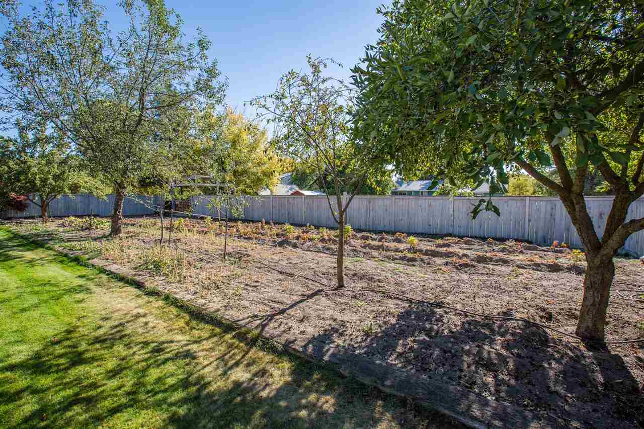 13510 E Broad - Photo 20