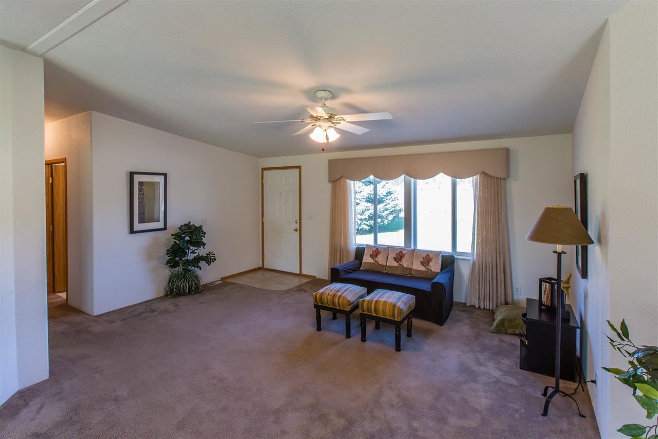 13510 E Broad - Photo 3