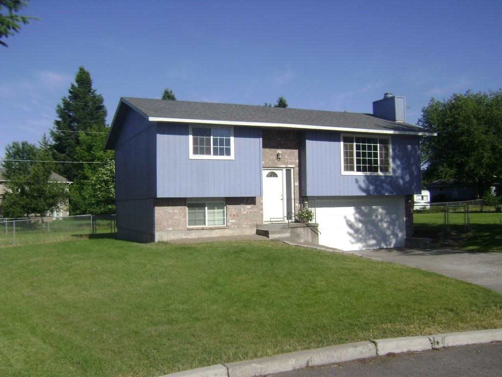 3208 N Bates Ct - Photo 1