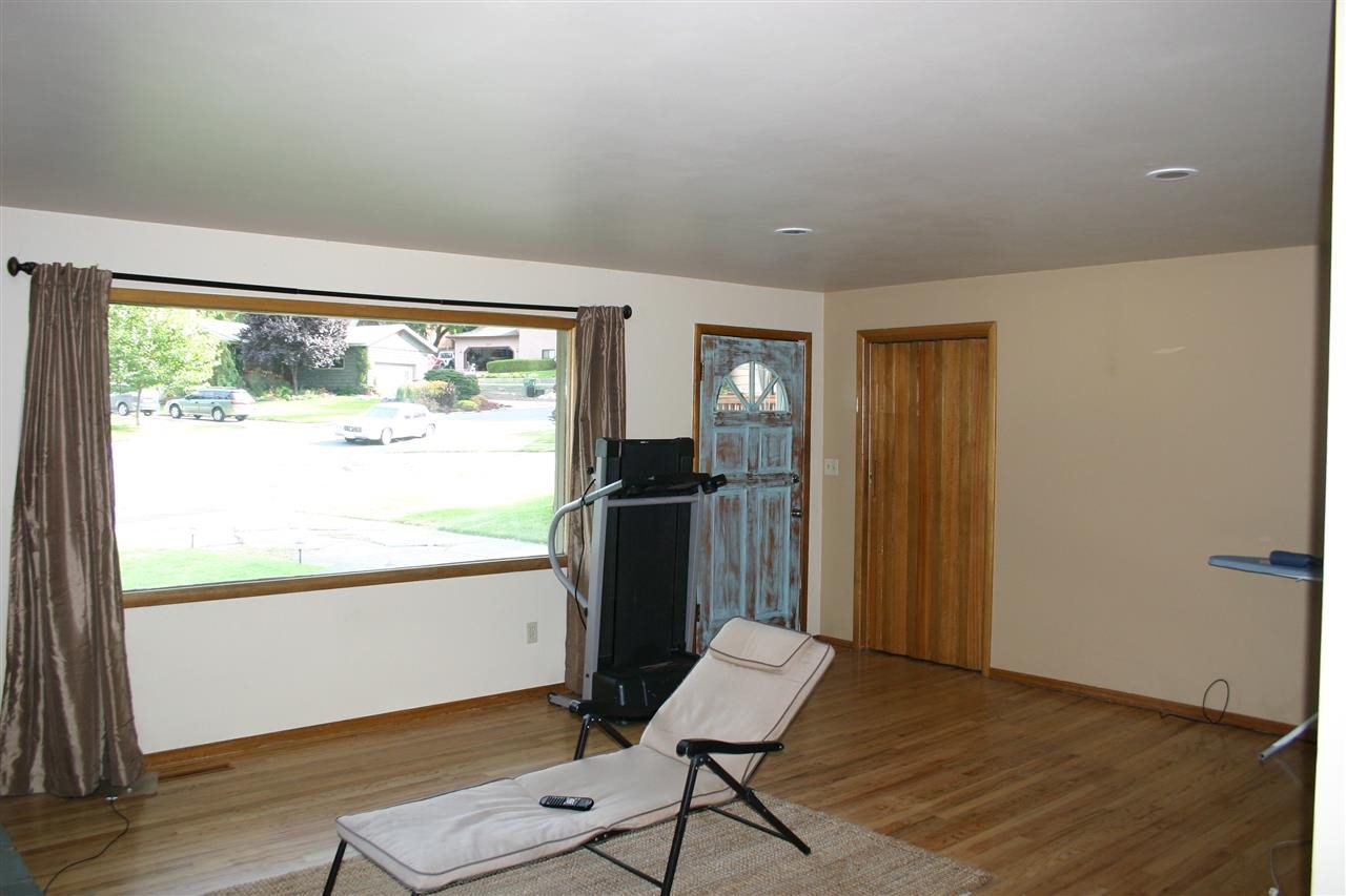 2521 E Girard Pl - Photo 3