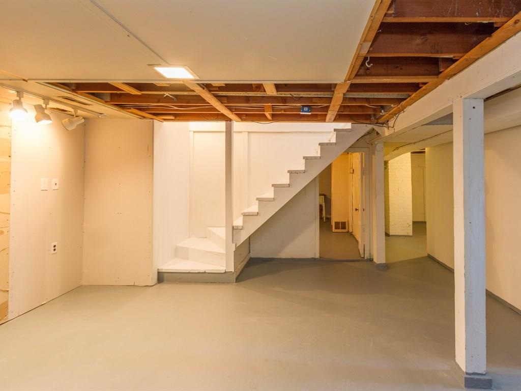 2827 W Everett Ave - Photo 11