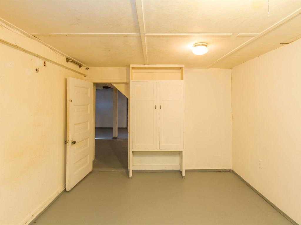 2827 W Everett Ave - Photo 12
