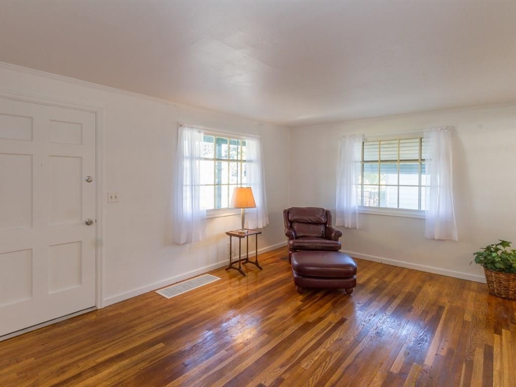 2827 W Everett Ave - Photo 3