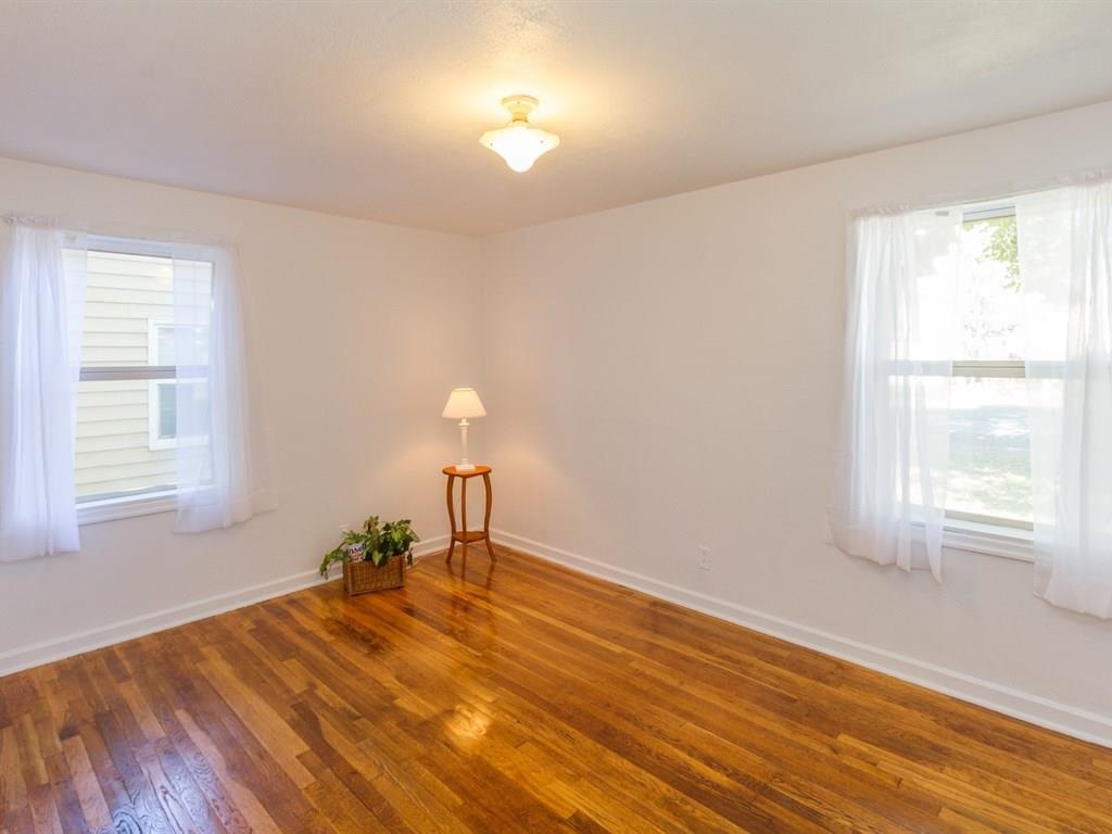2827 W Everett Ave - Photo 9