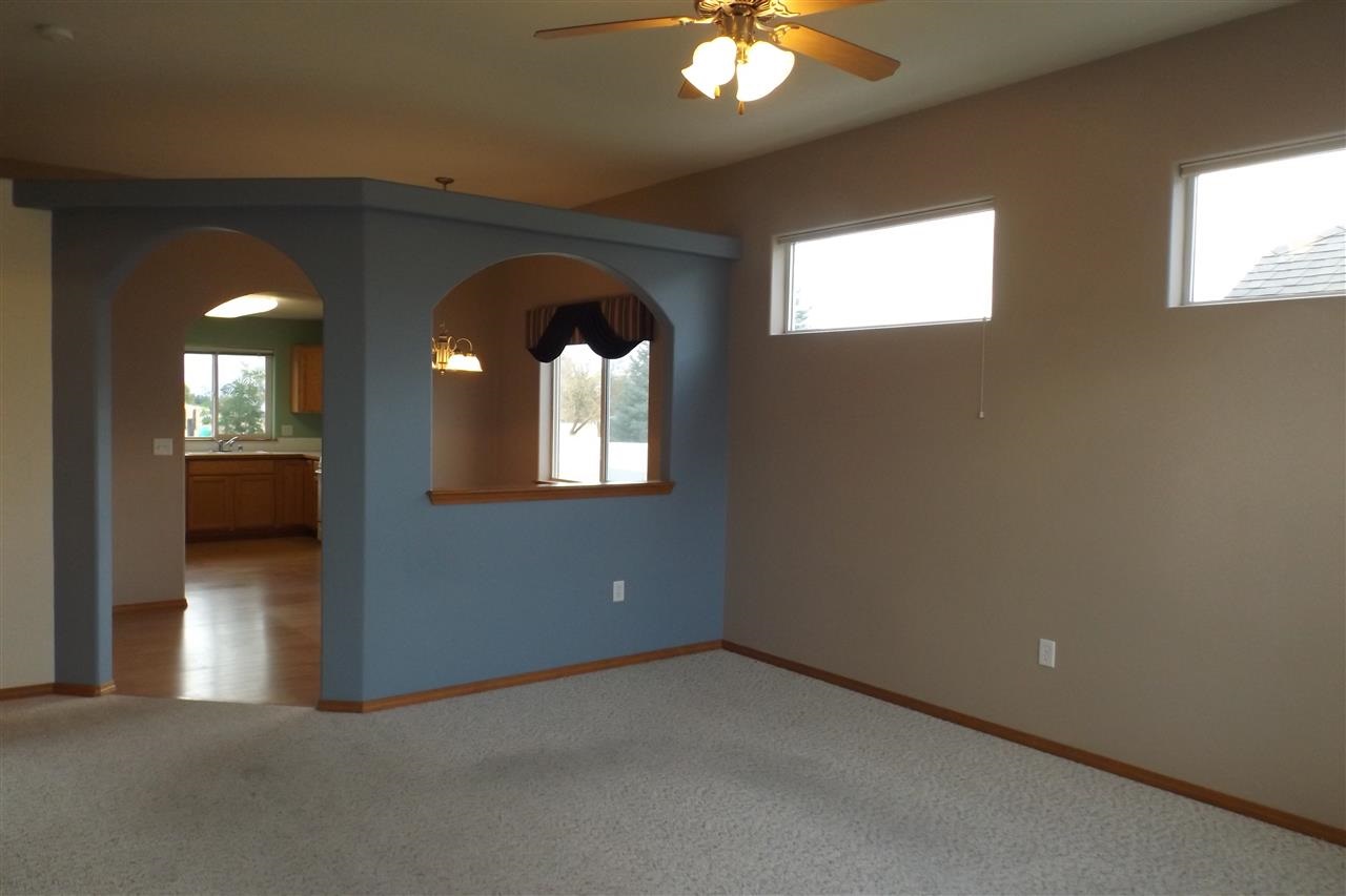 1710 W Pleasant Ln - Photo 3