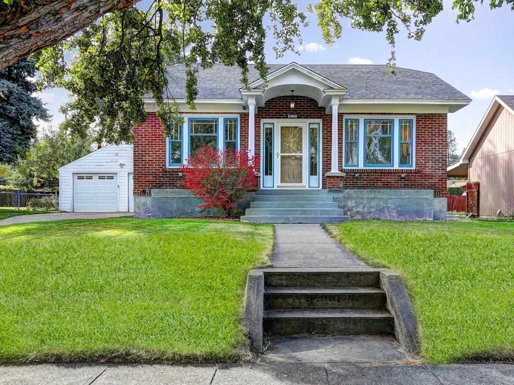 3828 E 6th Ave - Photo 1