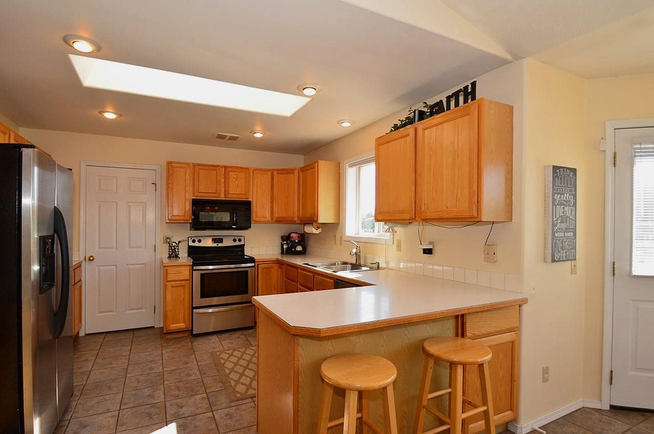 1338 E 3rd Ave - Photo 5