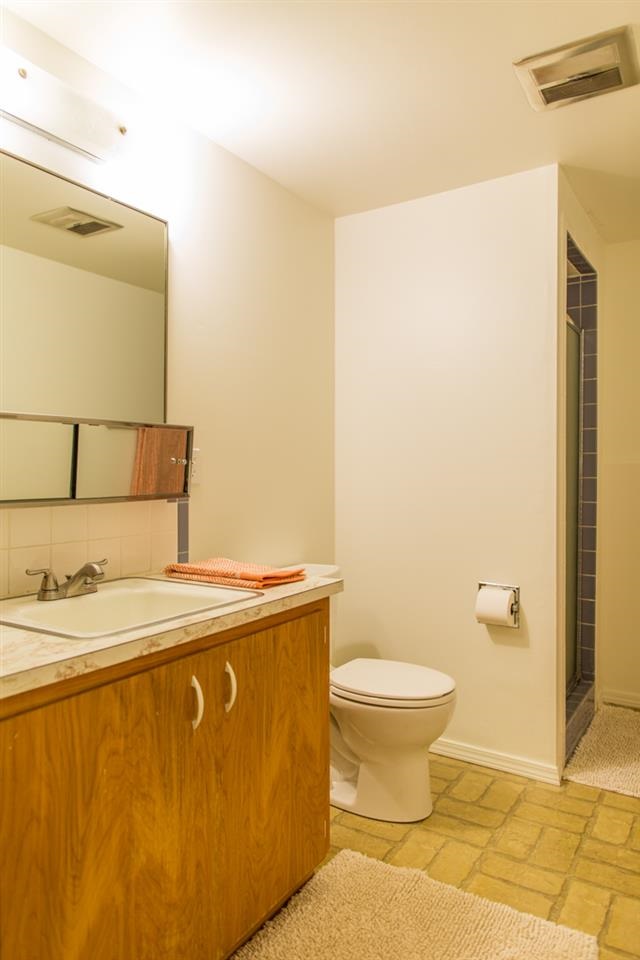 2510 E 38th Ave - Photo 18