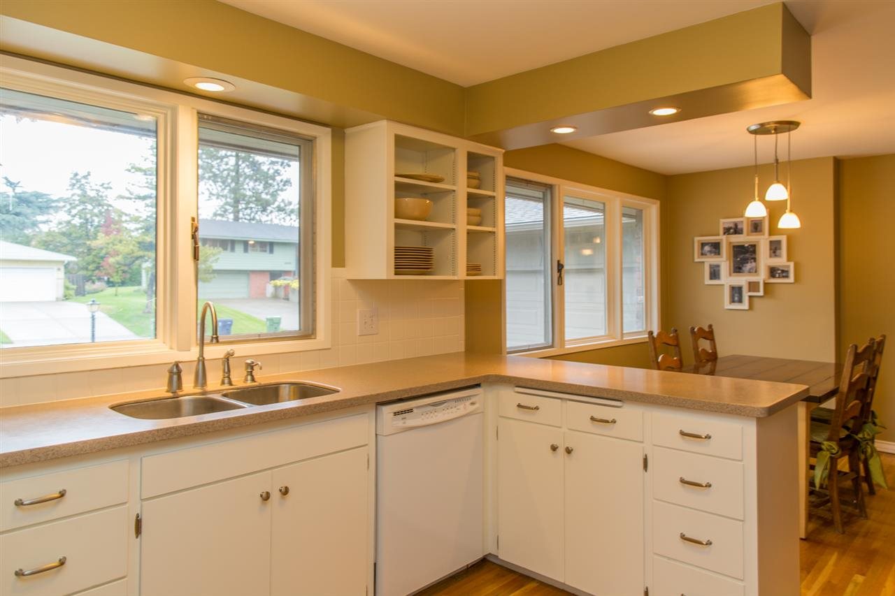 2510 E 38th Ave - Photo 5