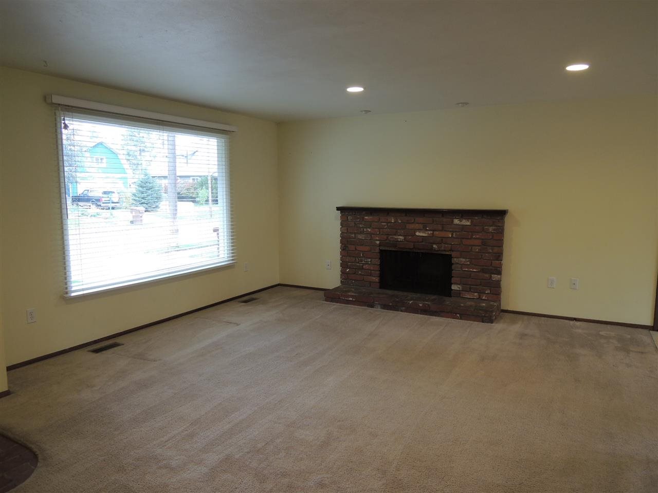 3115 S Division St - Photo 4
