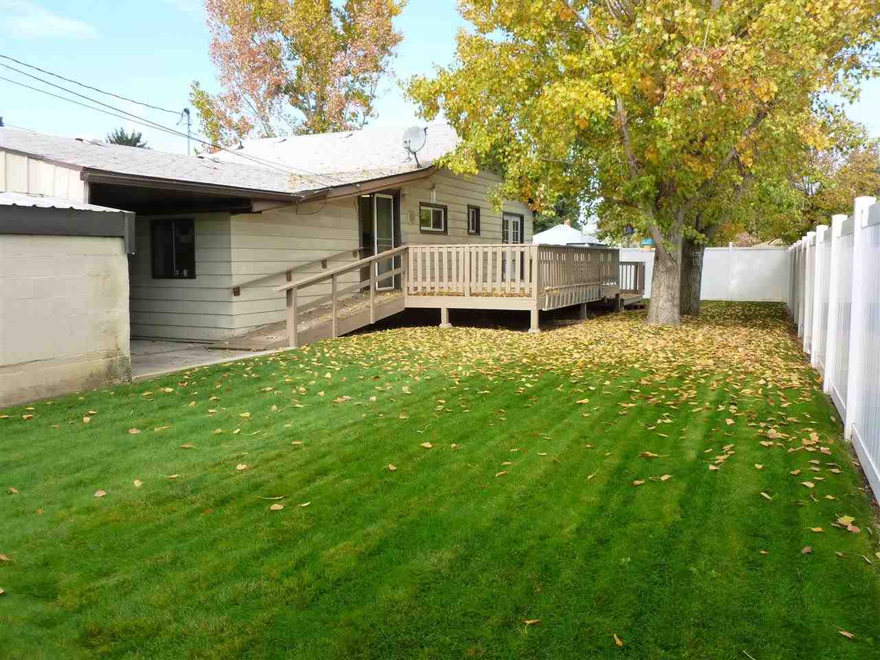 804 E CROWN Ave - Photo 16