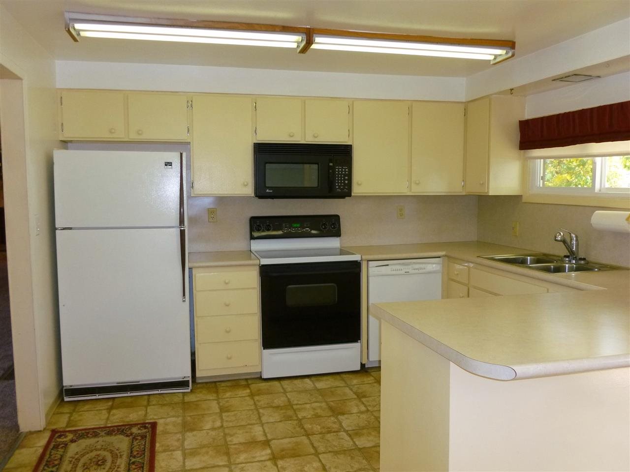 804 E CROWN Ave - Photo 10