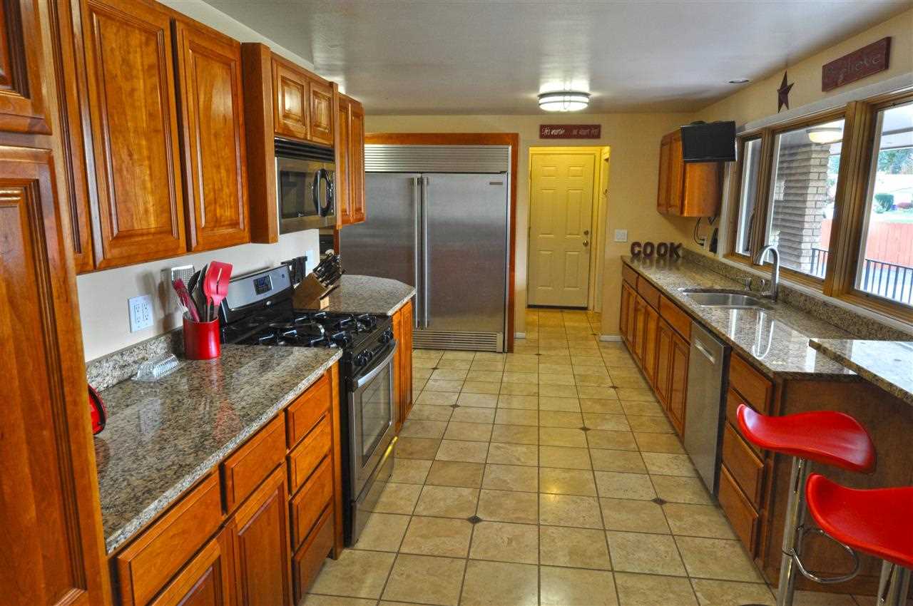 10713 E 22nd Ave - Photo 5