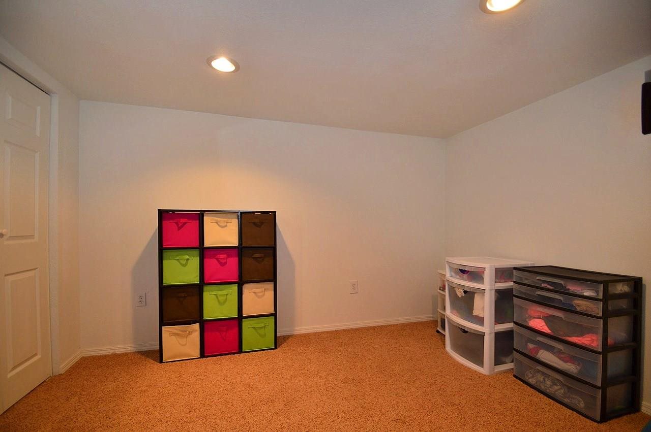 421 E Nordin Ave - Photo 10