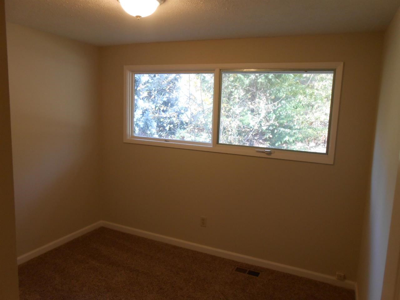 11711 N hemlock - Photo 8
