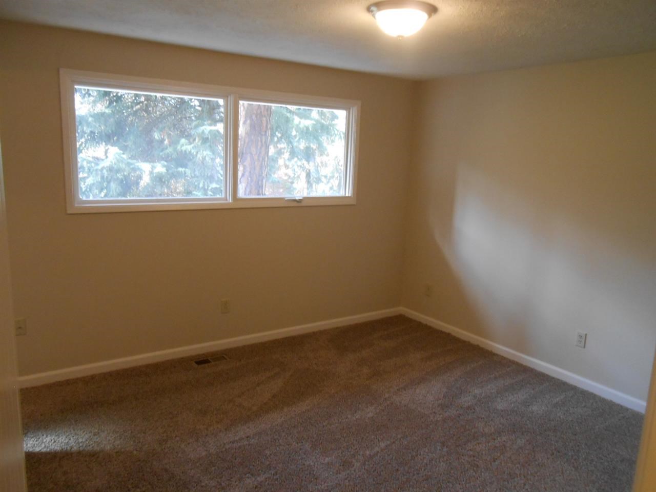 11711 N hemlock - Photo 9