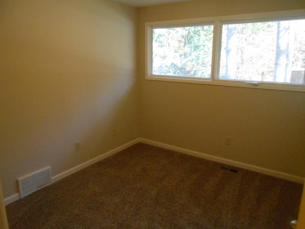11711 N hemlock - Photo 10