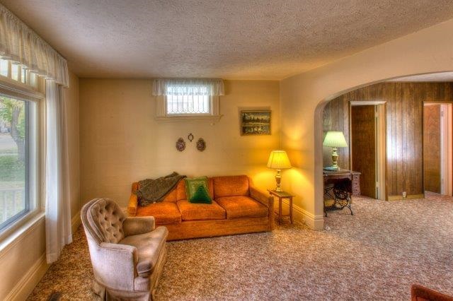 1107 W Grace Ave - Photo 7