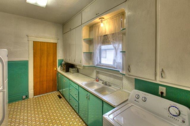 1107 W Grace Ave - Photo 9