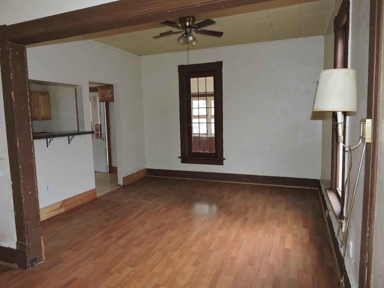 804 Logan St - Photo 3