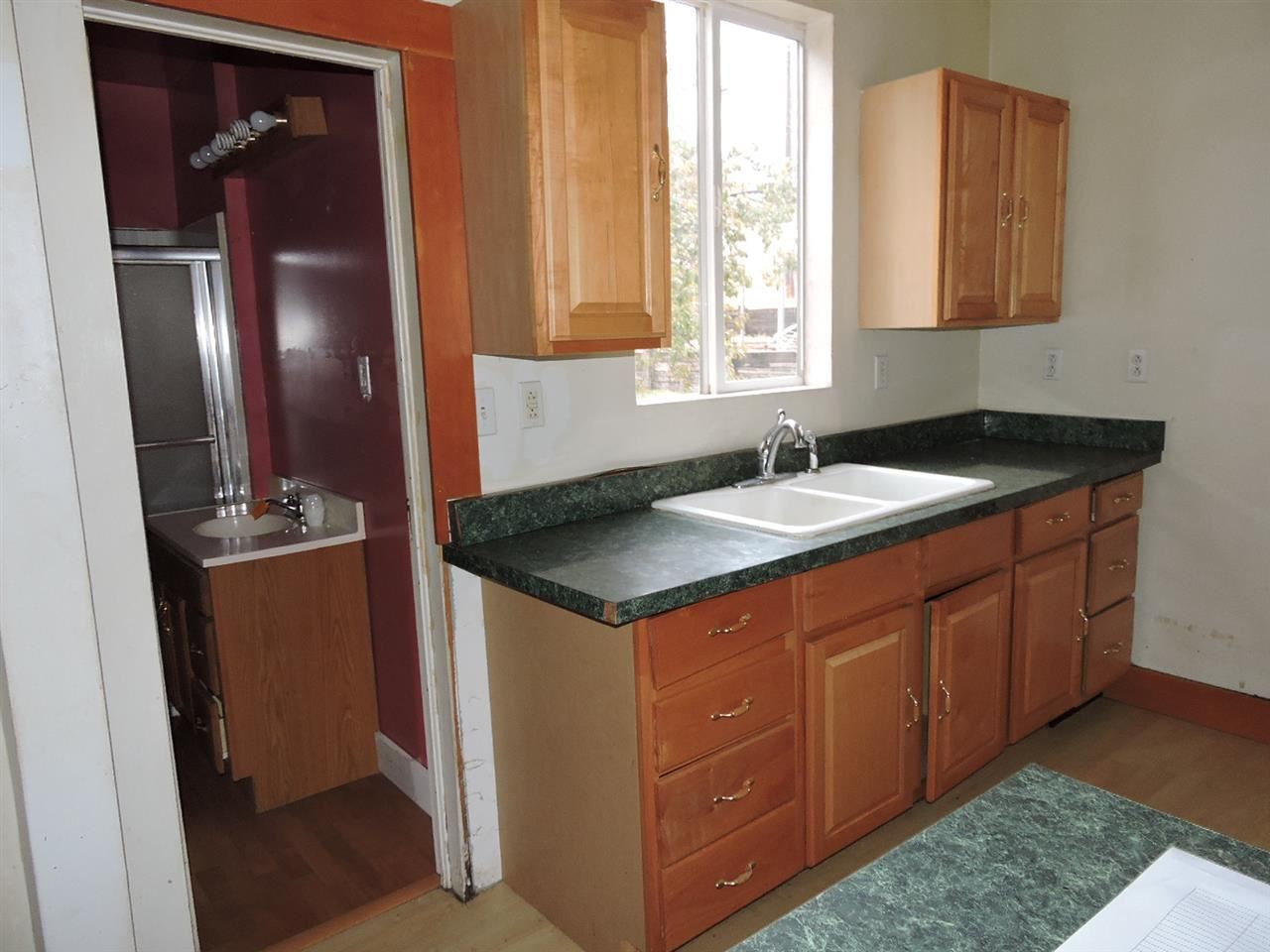804 Logan St - Photo 4
