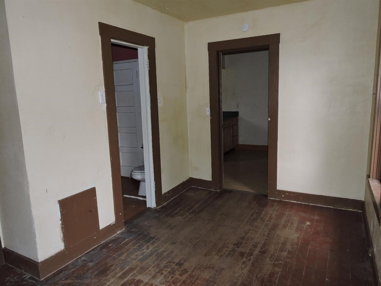 804 Logan St - Photo 7