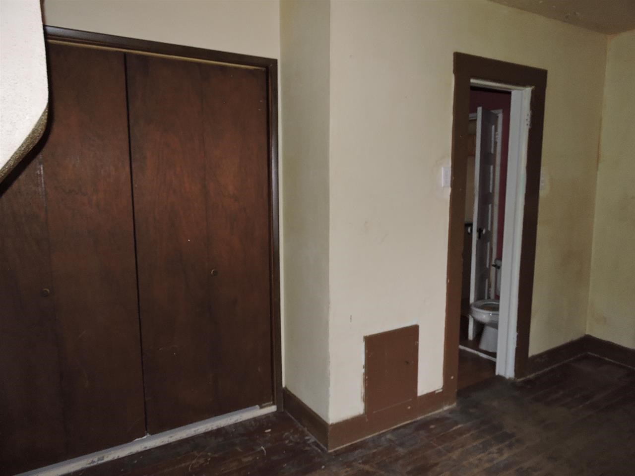 804 Logan St - Photo 8