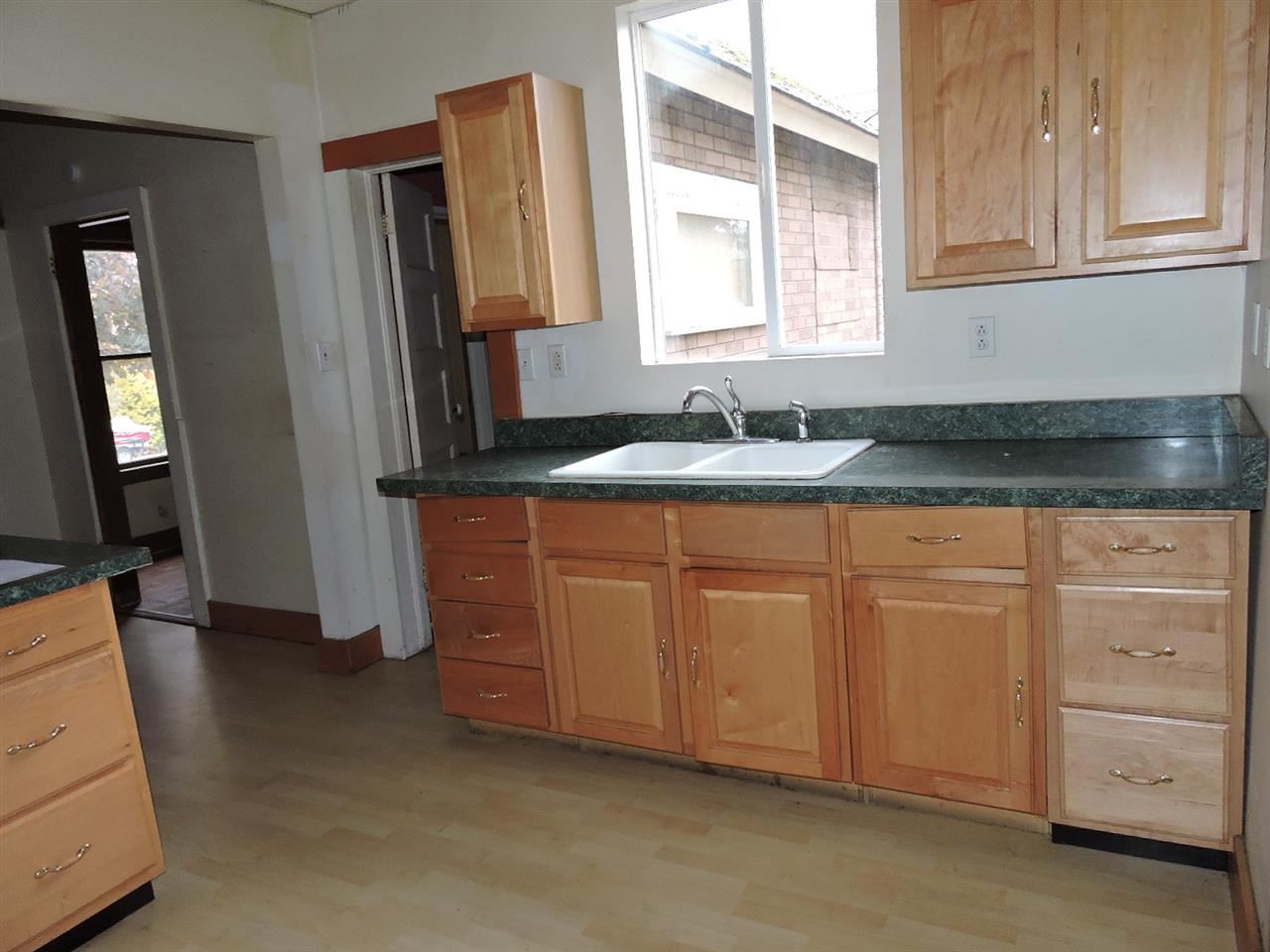 804 Logan St - Photo 10