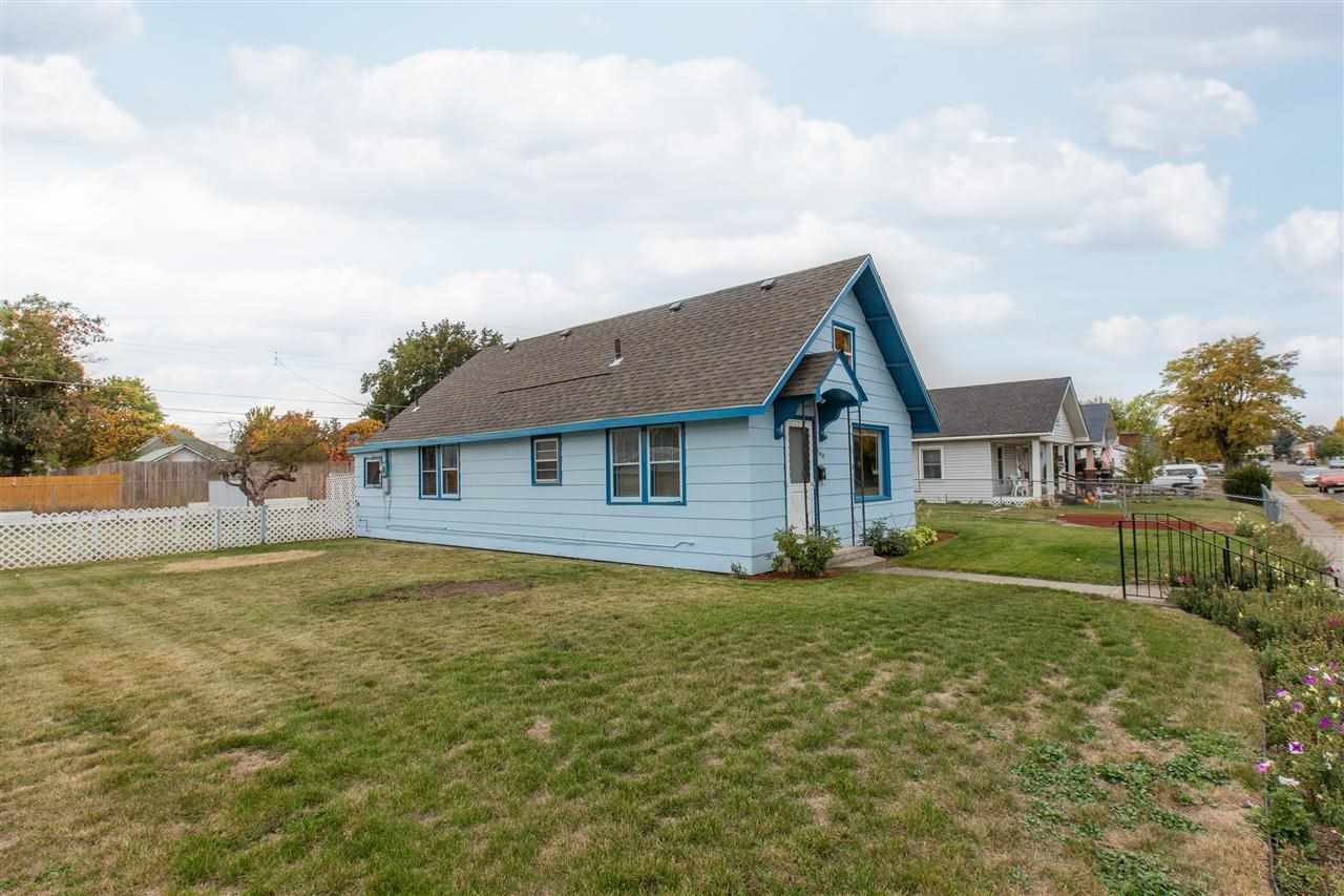 2410 E Sanson - Photo 3