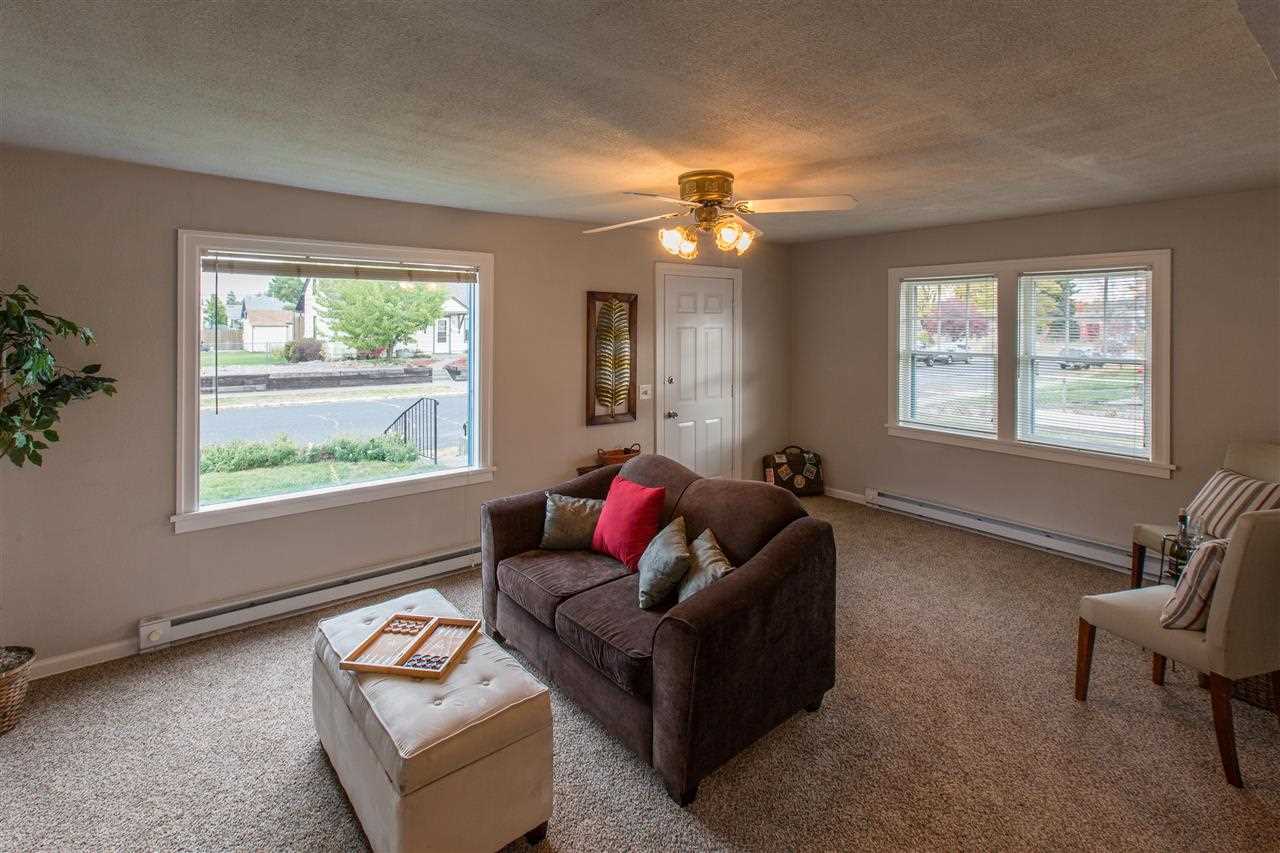 2410 E Sanson - Photo 5