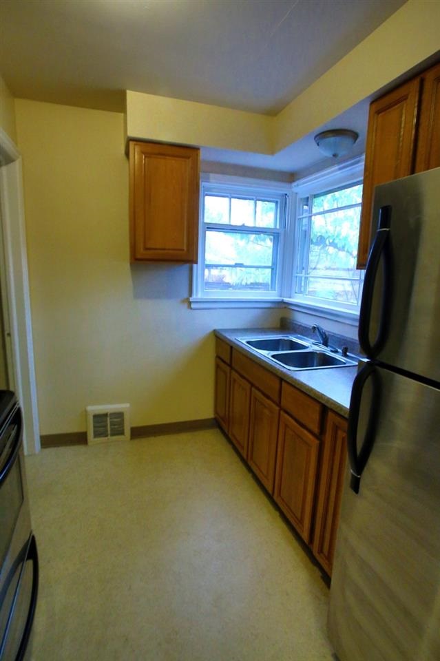 5003 N Atlantic - Photo 4