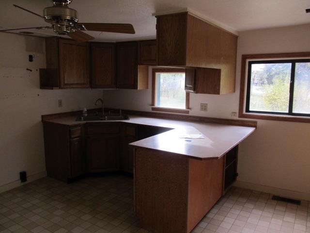 559 S Cedar St - Photo 5