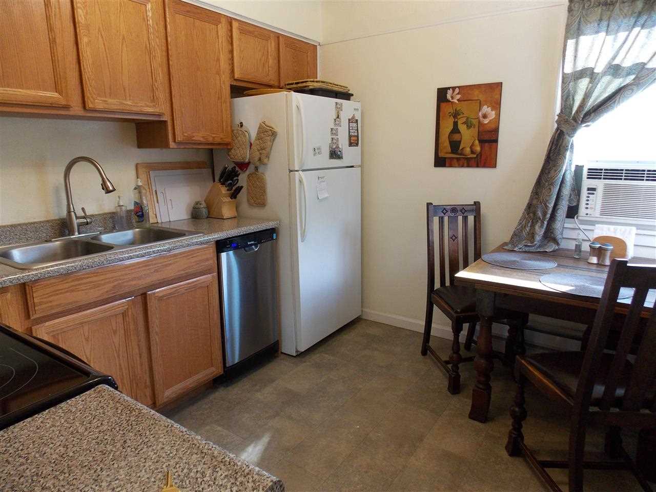 1433 W Chelan Ave - Photo 8