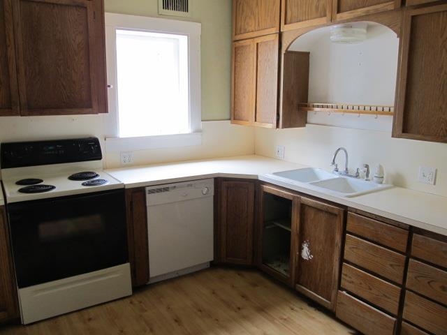 663 E 2nd Ave - Photo 6