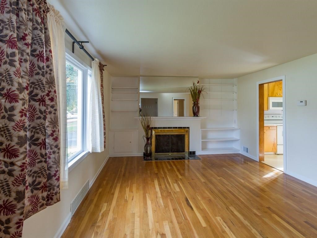 958 E 38TH Ave - Photo 3