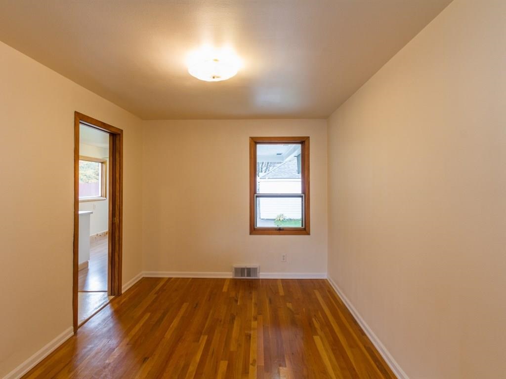 958 E 38TH Ave - Photo 5