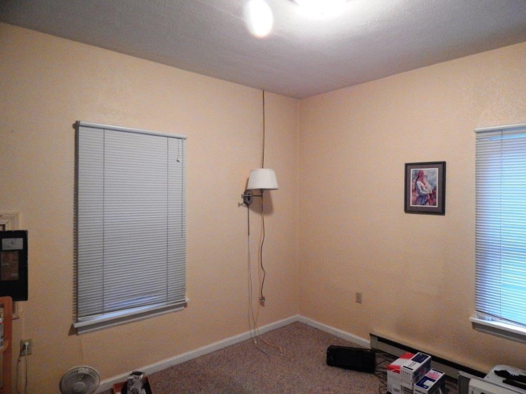 160 S Elm - Photo 11