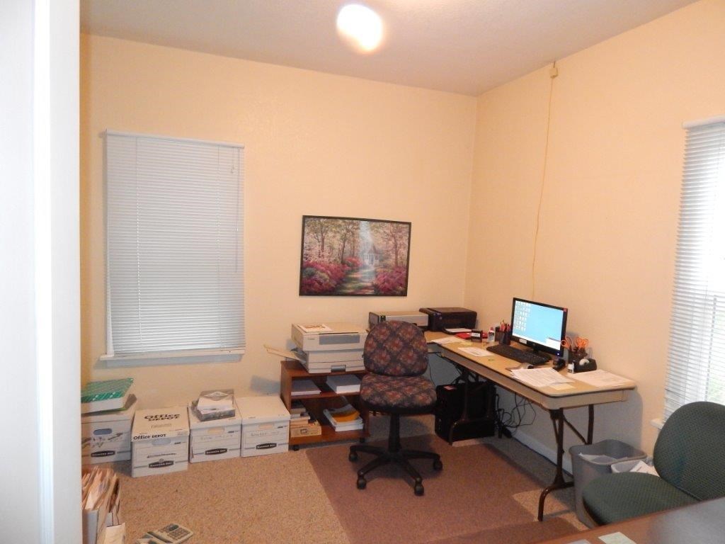 160 S Elm - Photo 12