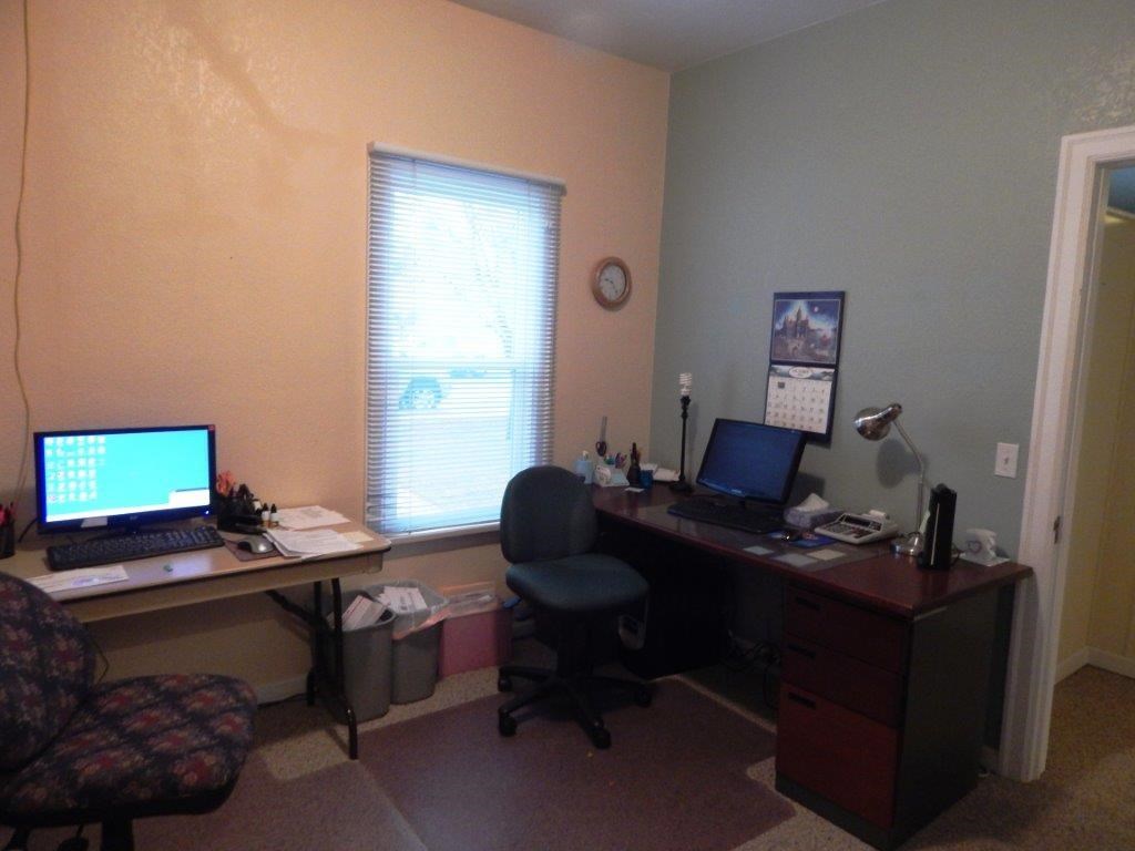 160 S Elm - Photo 15