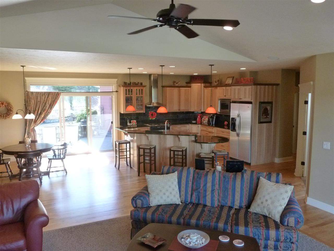 819 W WILLAPA - Photo 5