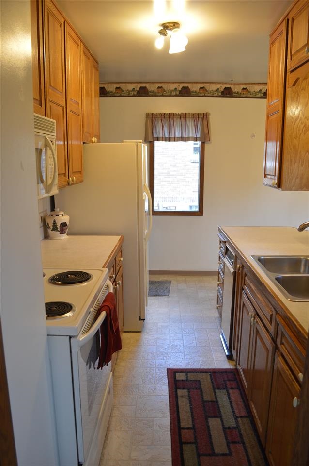 3503 N Normandie St - Photo 8