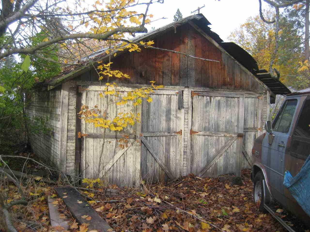 1103 E 34th Ave - Photo 2