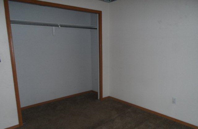 514 E B St - Photo 6