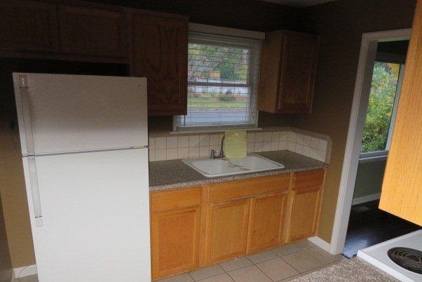 1529 E Thurston Ave - Photo 12