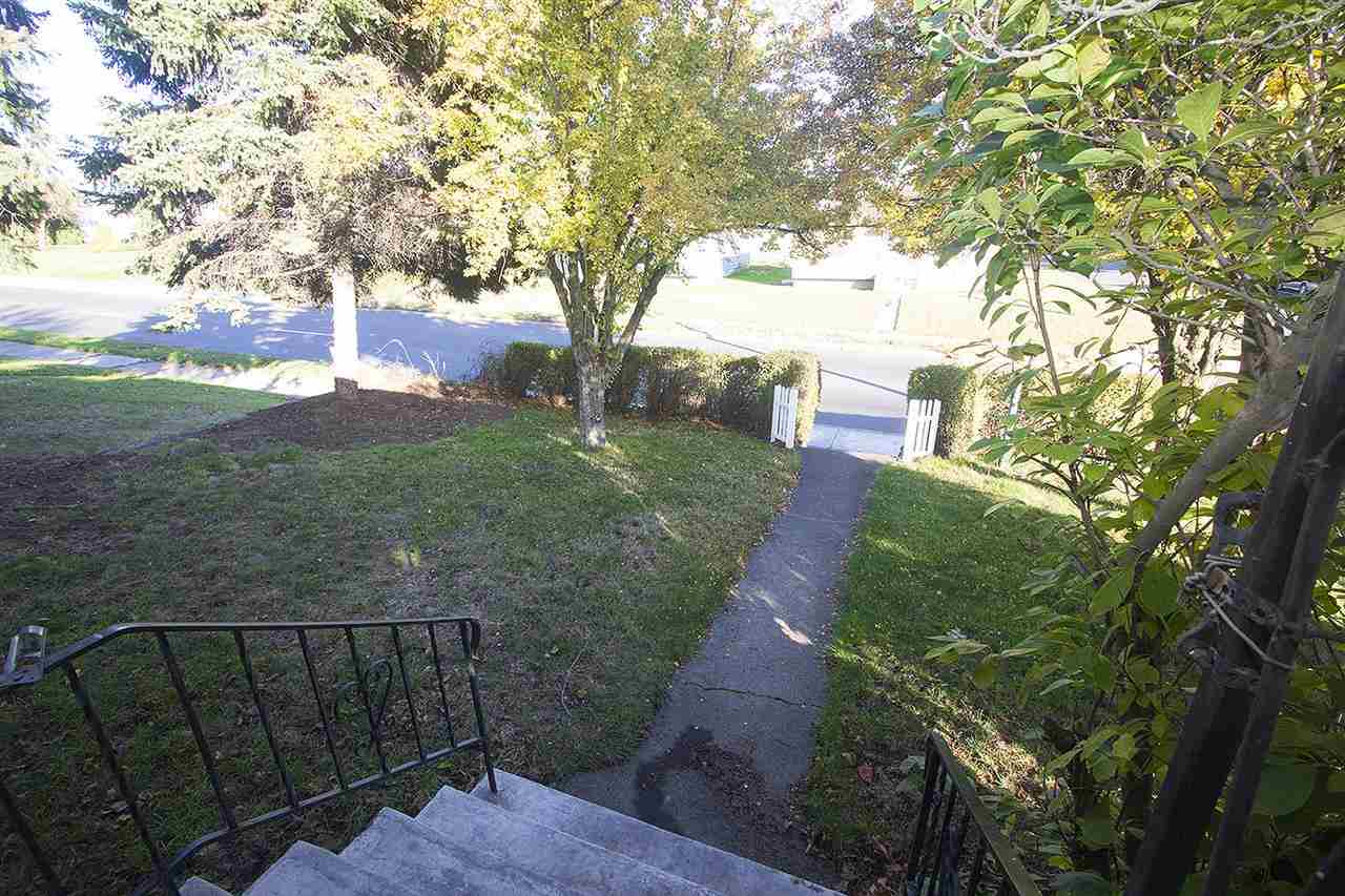4003 N Maple St - Photo 11